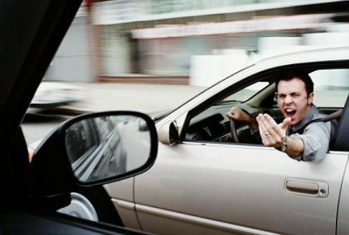 Drivers are susceptible to road rage due to tailgating. Photo source: Flickr,