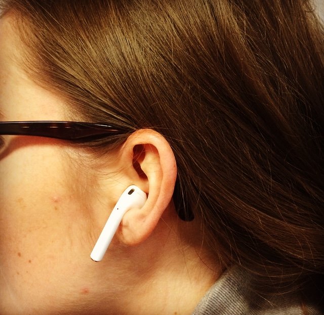 AirPods are the most recent fashion trend.
Photo: Jordan Townsend