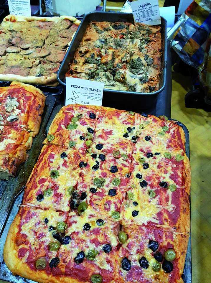 Proof that vegan food can be colourful and tasty! A vegan pizza! Photo: Vegan Events UK